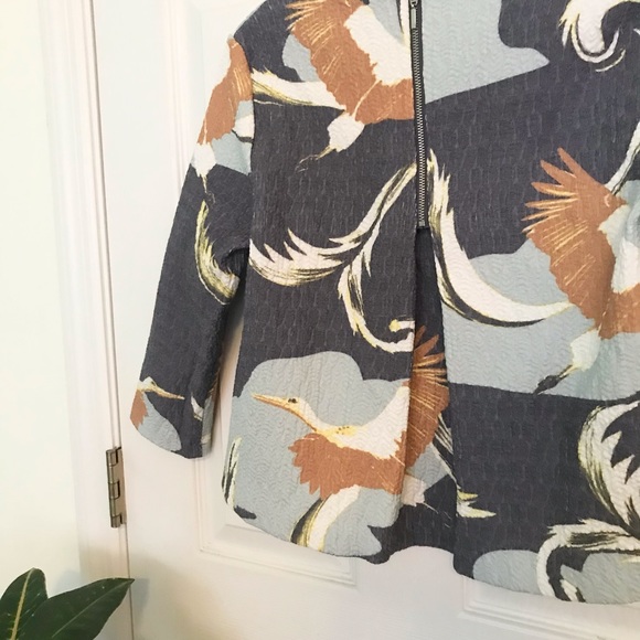 COPY - Artsy cranes boxy cropped bird blouse - Picture 5 of 7